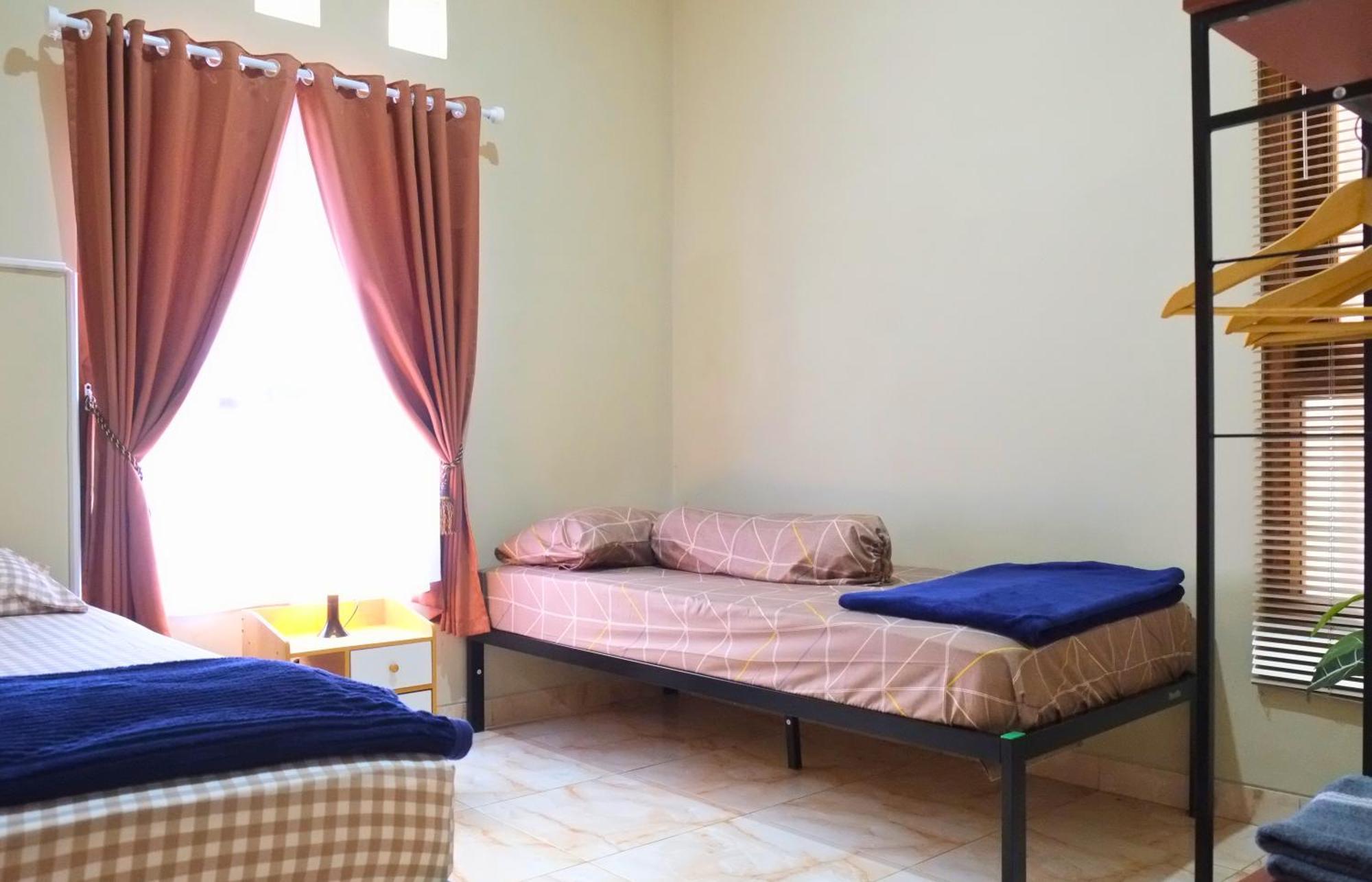 Brojos Tamansiswo Holiday home *