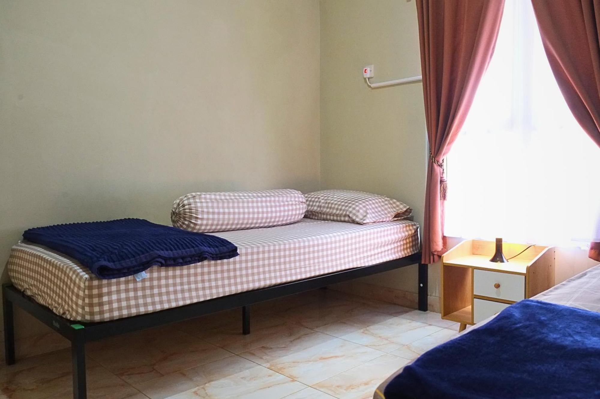 Holiday home Brojos Tamansiswo *